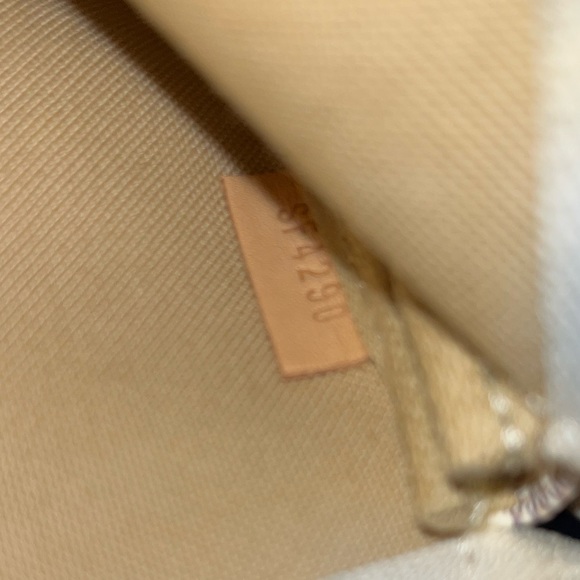 DISCONTINUED Louis Vuitton Mini Pochette Damier Azur - Picture 4 of 7